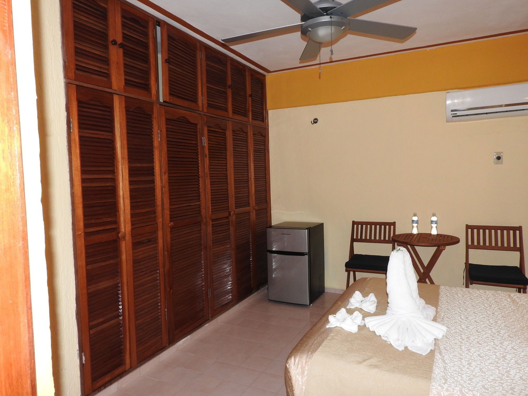 Hotel Casa Mallorca Cancún Exterior foto